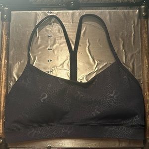 Lululemon Flow Y Bra - black logo